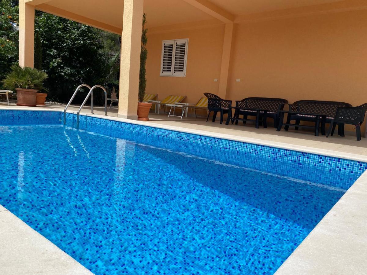 Apartments Villa Viktoria Tivat Buitenkant foto