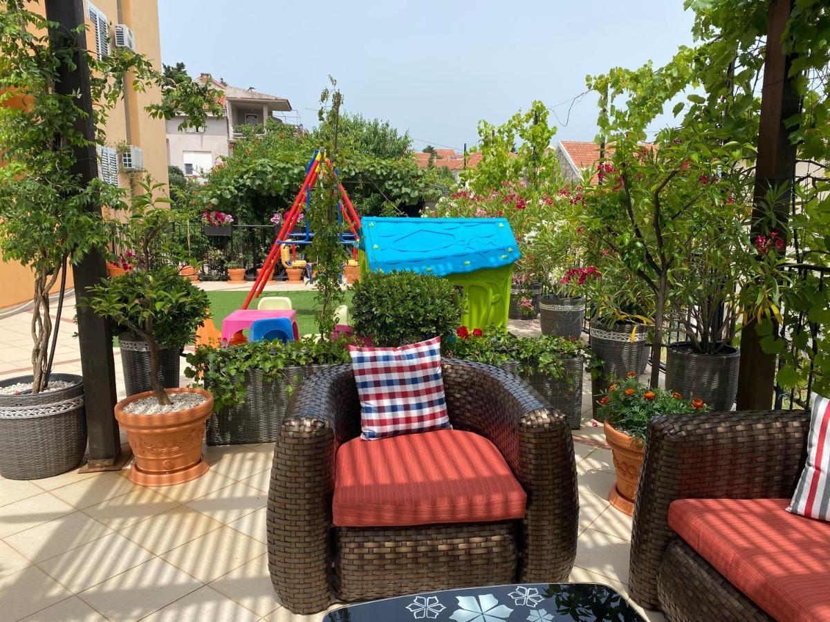 Apartments Villa Viktoria Tivat Buitenkant foto