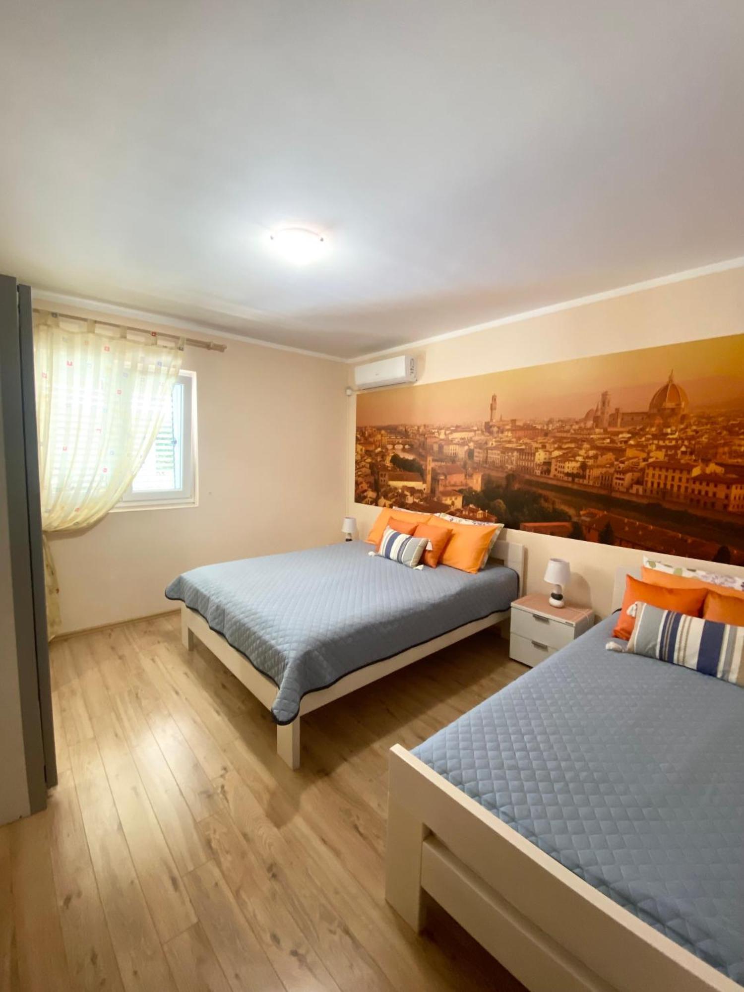 Apartments Villa Viktoria Tivat Buitenkant foto