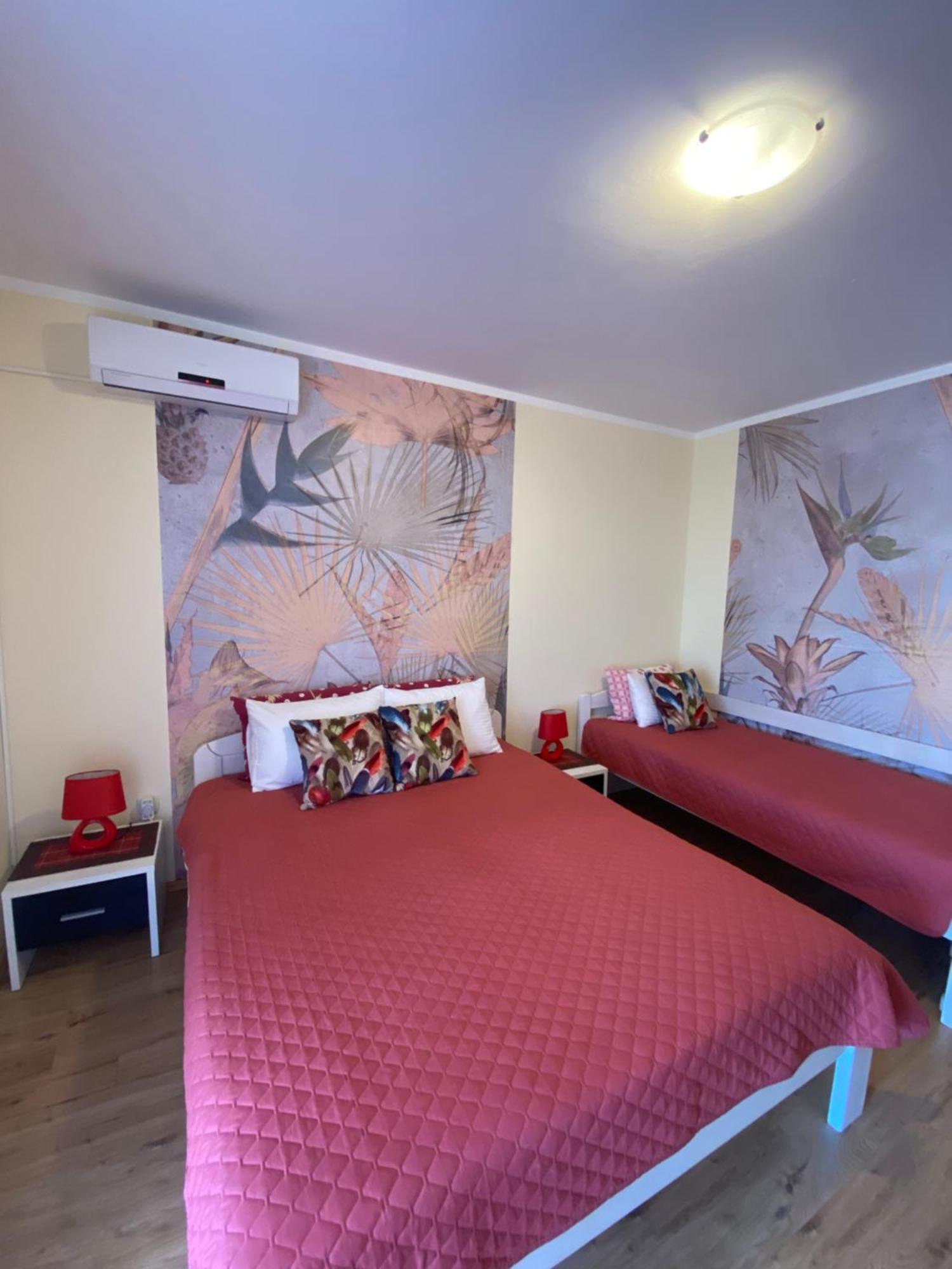 Apartments Villa Viktoria Tivat Buitenkant foto