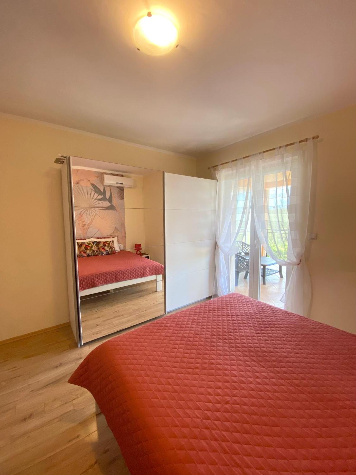 Apartments Villa Viktoria Tivat Buitenkant foto