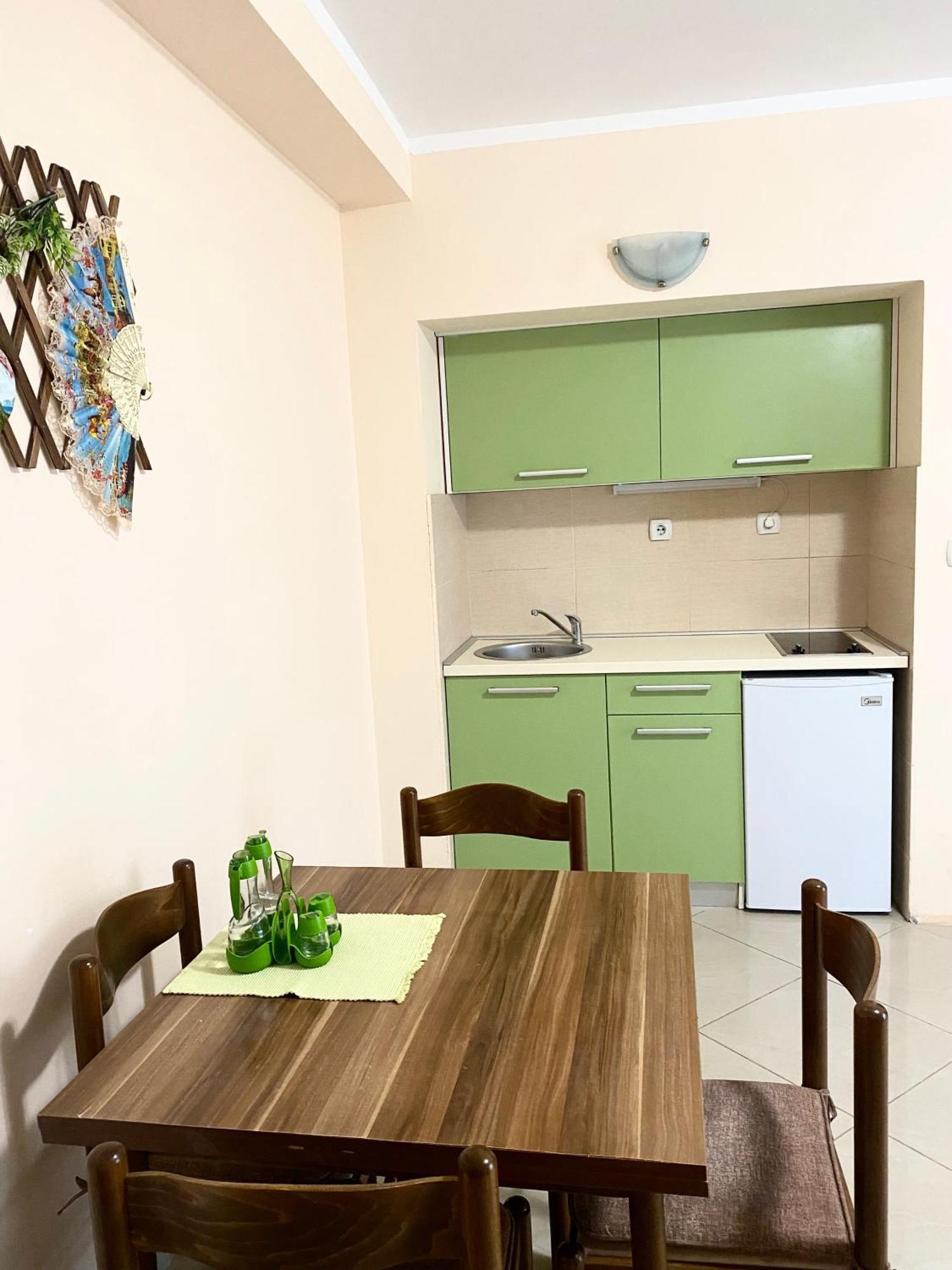 Apartments Villa Viktoria Tivat Buitenkant foto