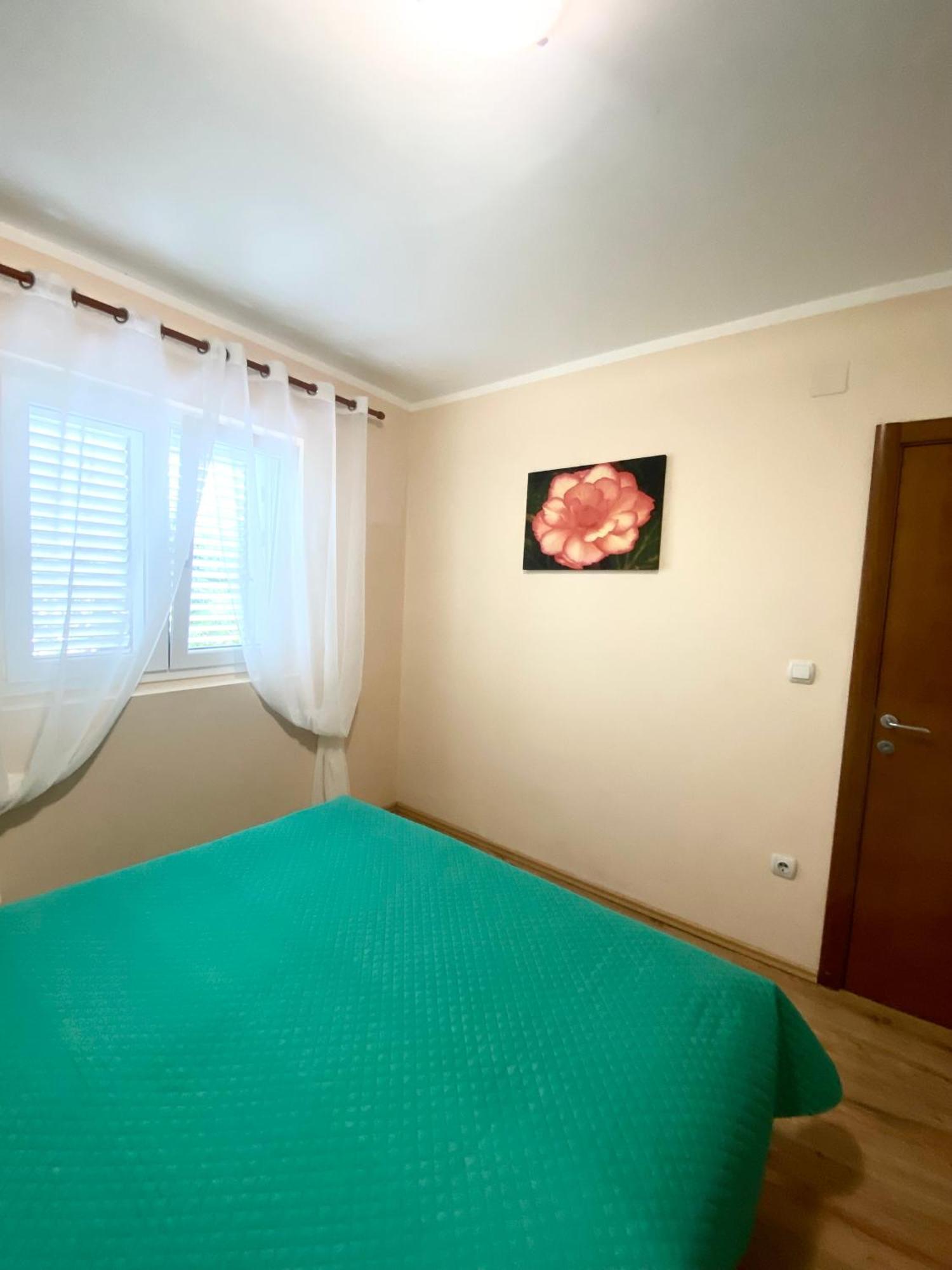 Apartments Villa Viktoria Tivat Buitenkant foto