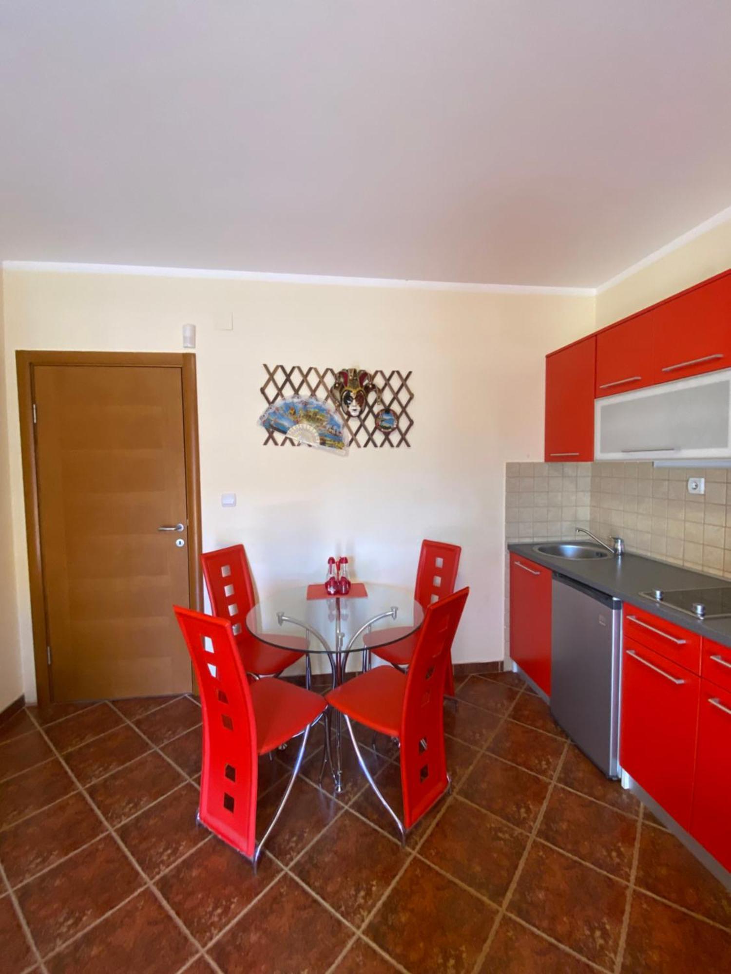 Apartments Villa Viktoria Tivat Buitenkant foto