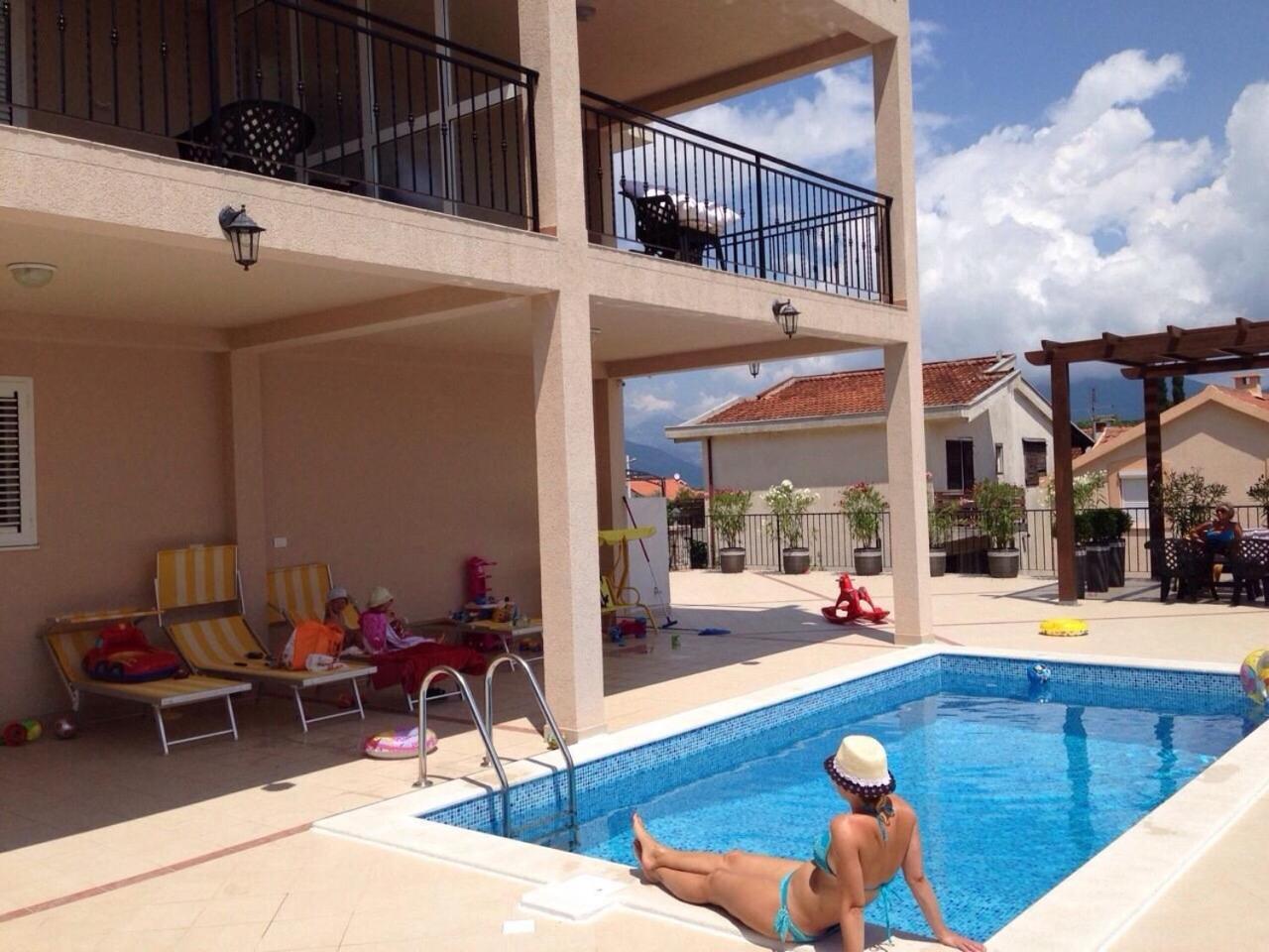 Apartments Villa Viktoria Tivat Buitenkant foto