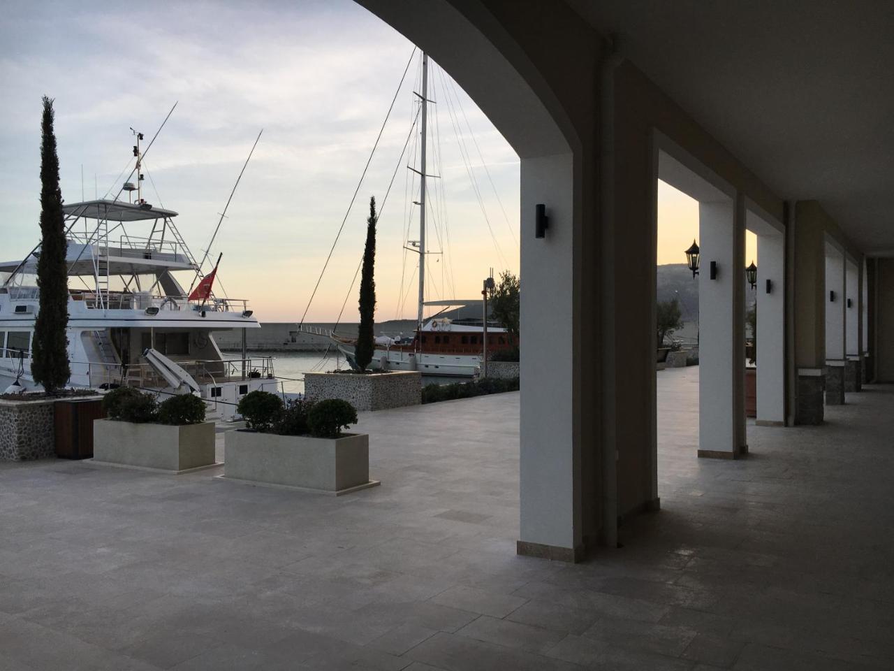 Apartments Villa Viktoria Tivat Buitenkant foto