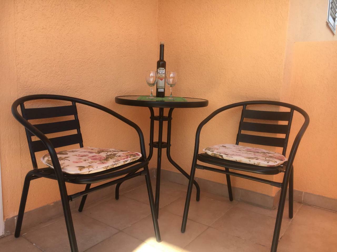Apartments Villa Viktoria Tivat Buitenkant foto