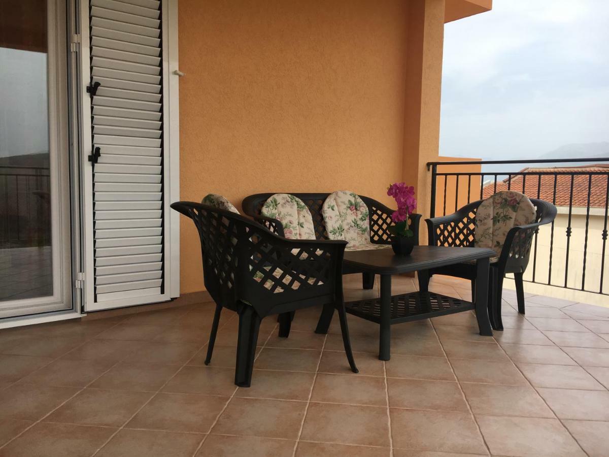 Apartments Villa Viktoria Tivat Buitenkant foto