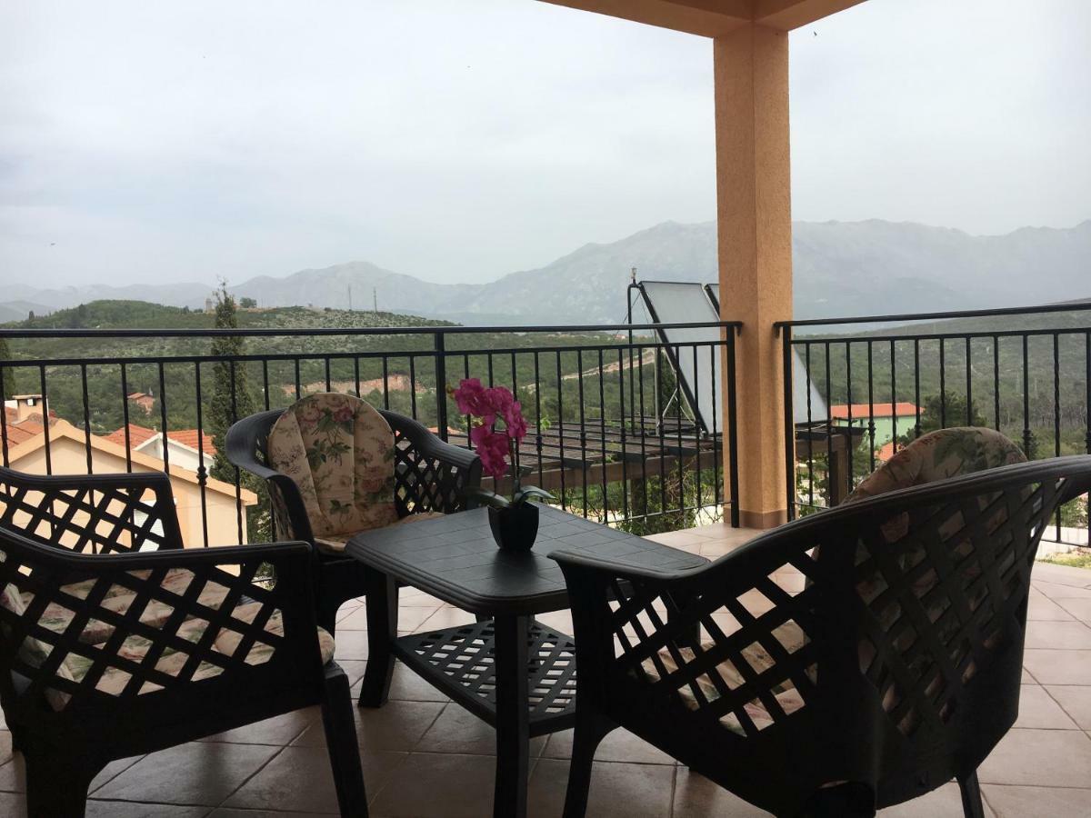 Apartments Villa Viktoria Tivat Buitenkant foto
