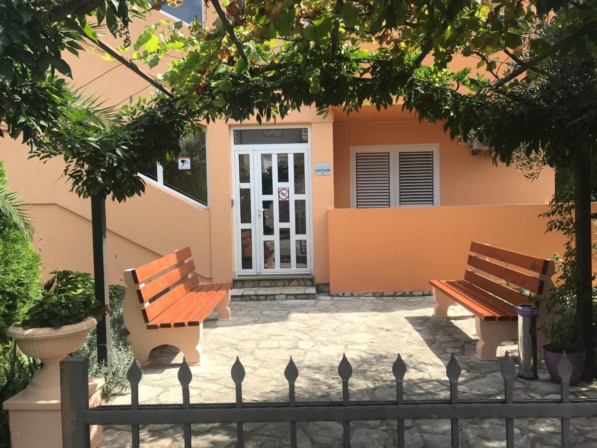 Apartments Villa Viktoria Tivat Buitenkant foto